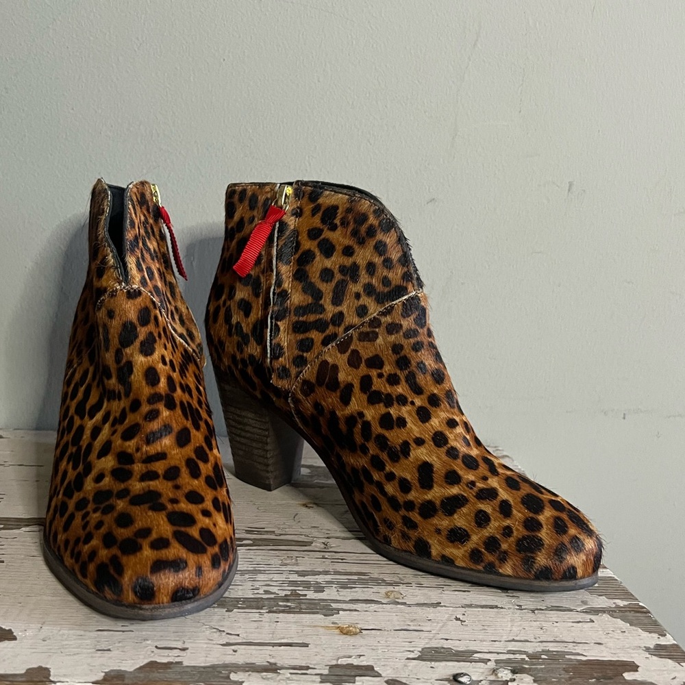 Boden Calfskin Leather Leopard Print Heels